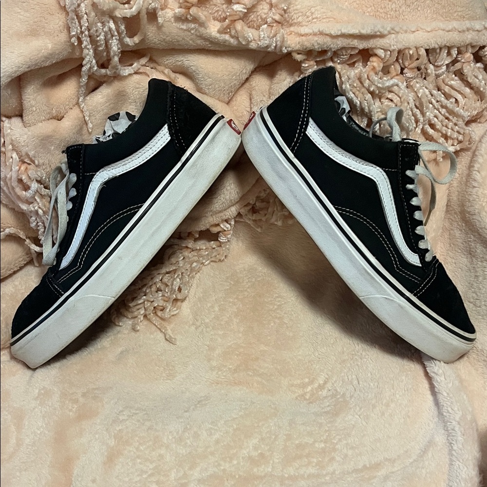 Vans sz9 Black and White Sneakers - Picture 5 of 8